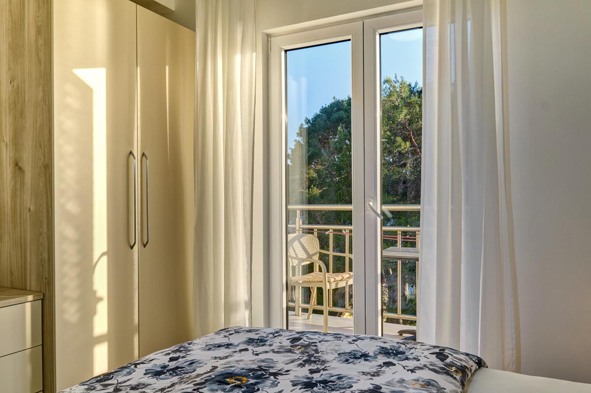 Calma Sea View Rooms Mali Losinj Bagian luar foto