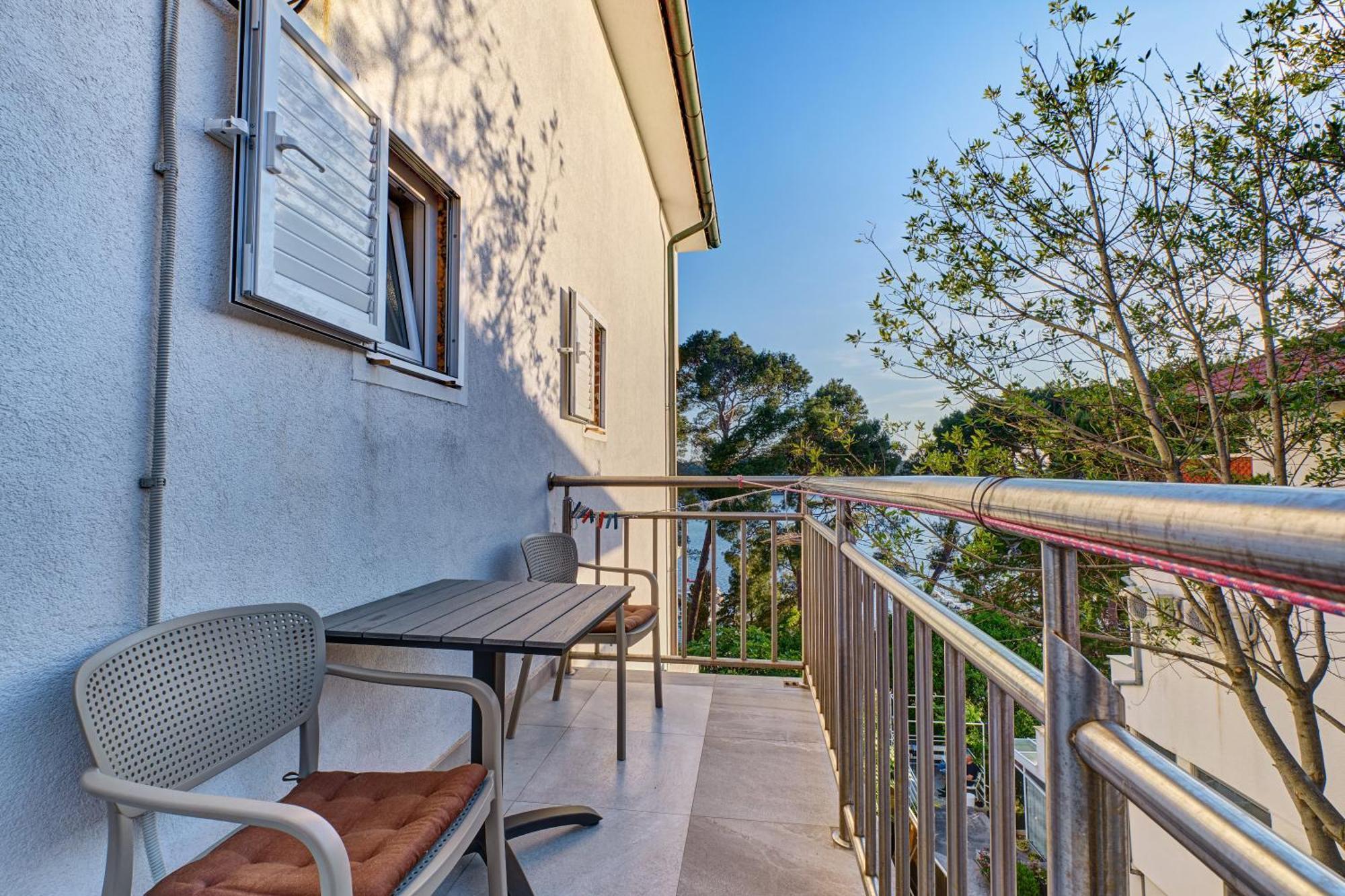 Calma Sea View Rooms Mali Losinj Bagian luar foto